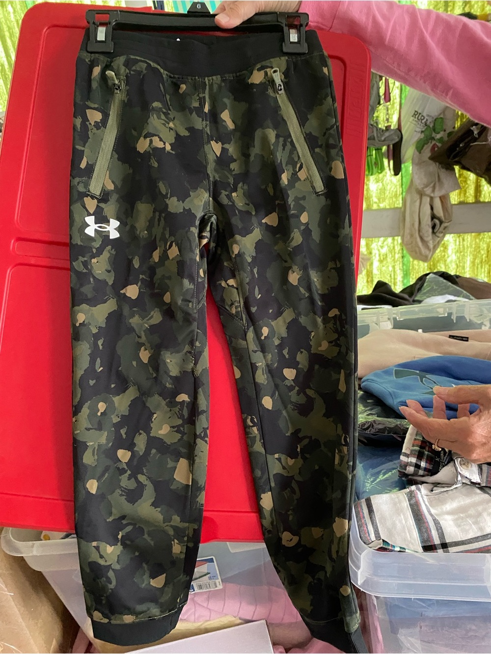 Under Armour Boys' Green Camo Joggers with Zipper Pockets